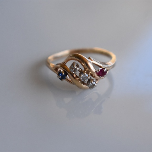 14k yellow gold ring - Picture 1 of 7